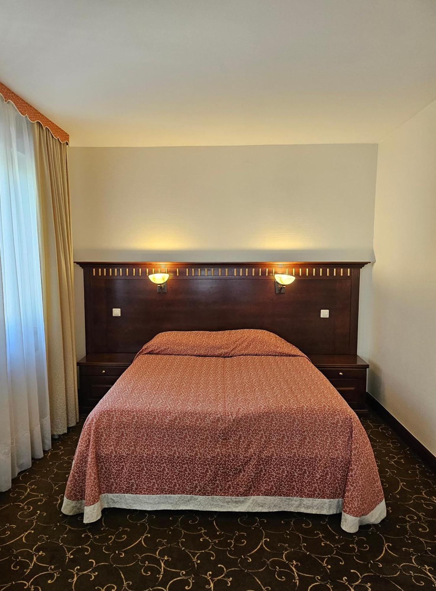 Guest House & Villa Astoma Паланга Экстерьер фото